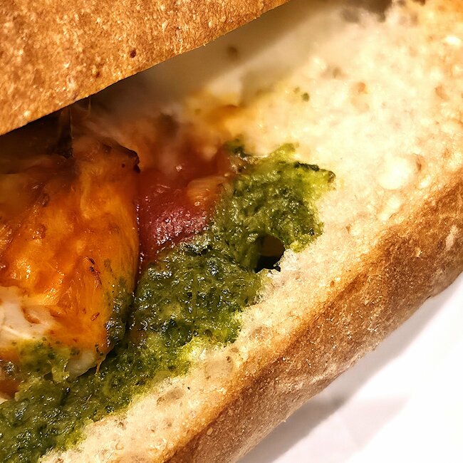 「発売されてもう4個食べてる」「またリピしたい！！」スタバの“絶品ボリュームサンド”何個でも食べられそうなほど美味しい！「出前ピザ食べれなくなるぐらいにうまいな」