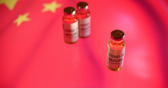 中国の国旗とワクチン