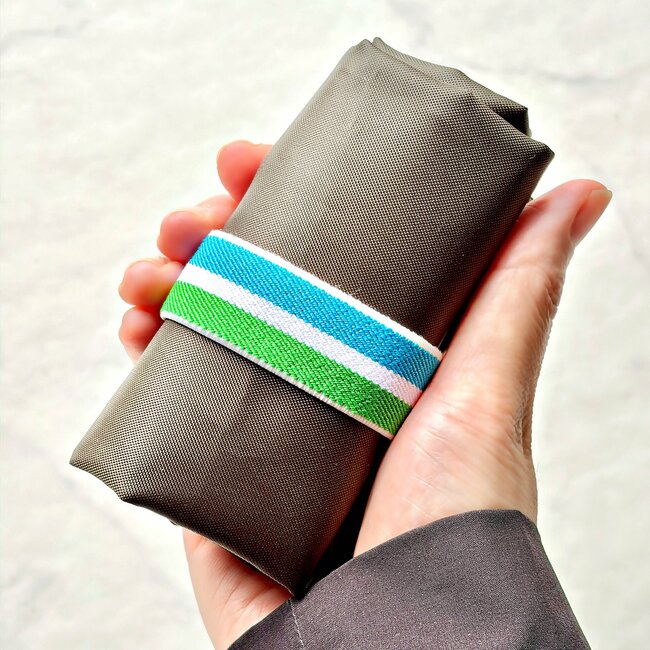 お出かけの必需品になった！ファミマの「クルクルたためるエコバッグ」荷物をポイポイ入れられて楽ちん！《購入レビュー》