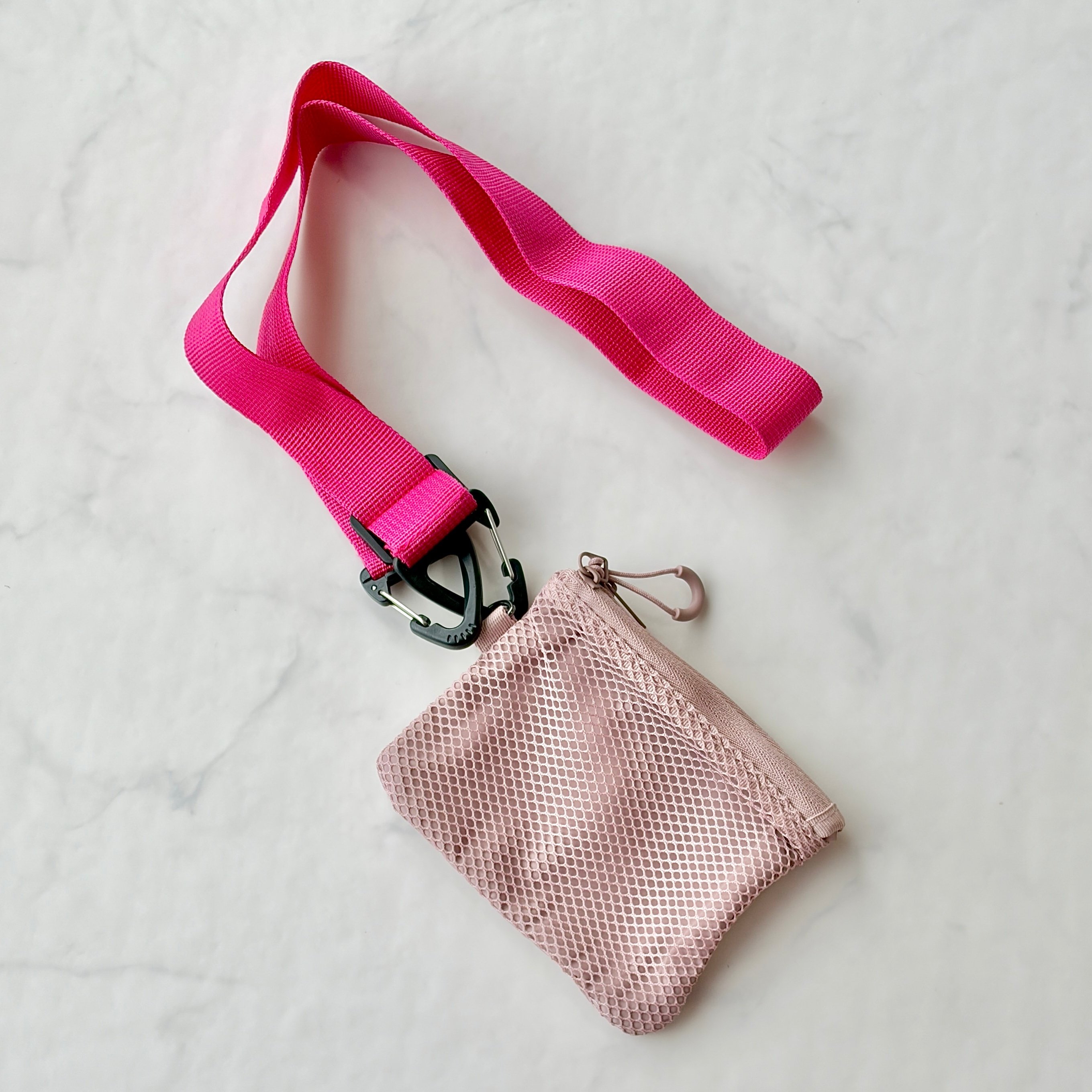 カード15枚が余裕で入った！無印良品の“ミニ財布になる収納ポーチ”が天才すぎる！「やっと購入できました！」「再入荷メールを見てすぐに購入」