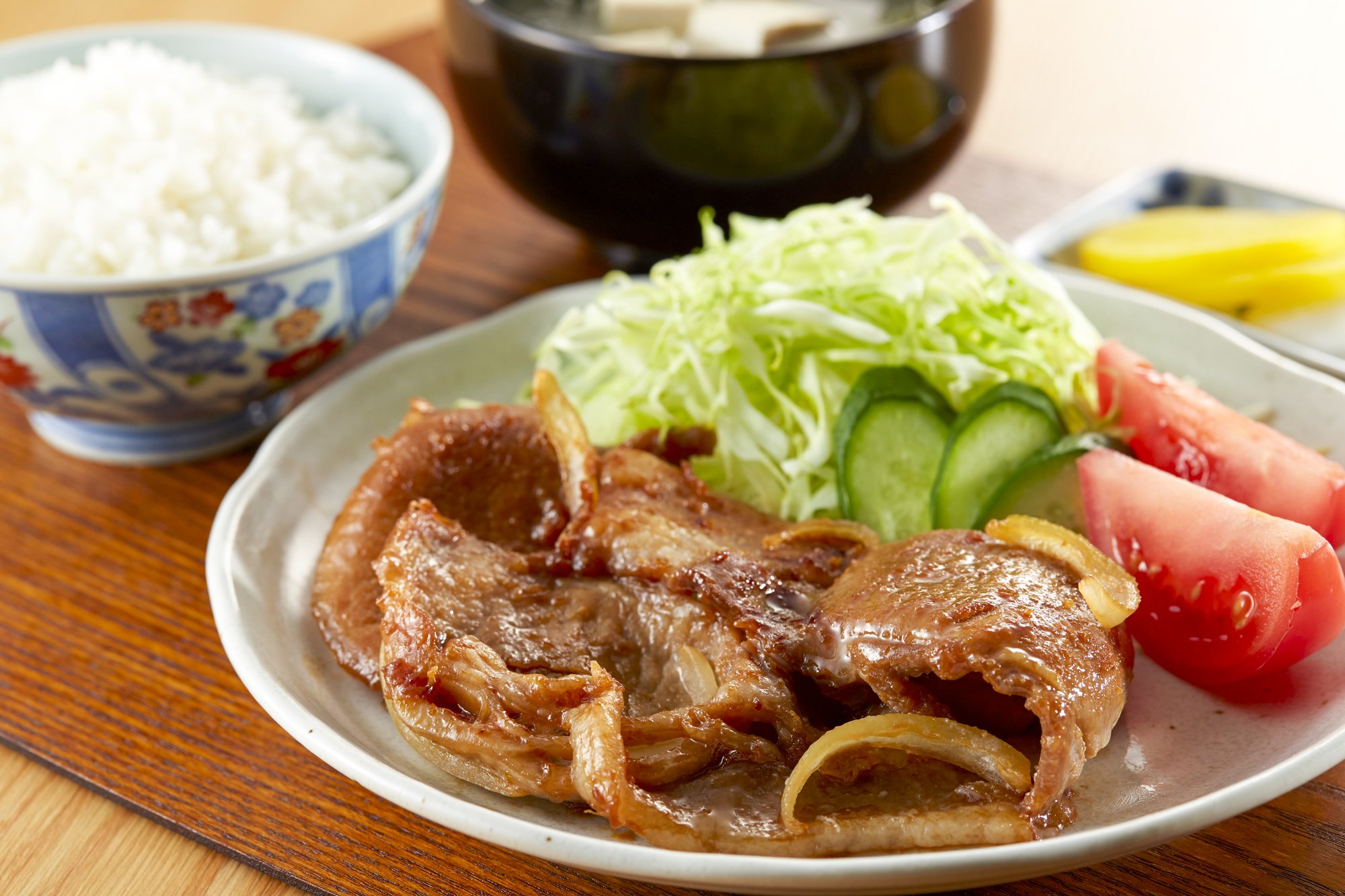 「夏場に太りにくい人」がランチに食べている定食とは?