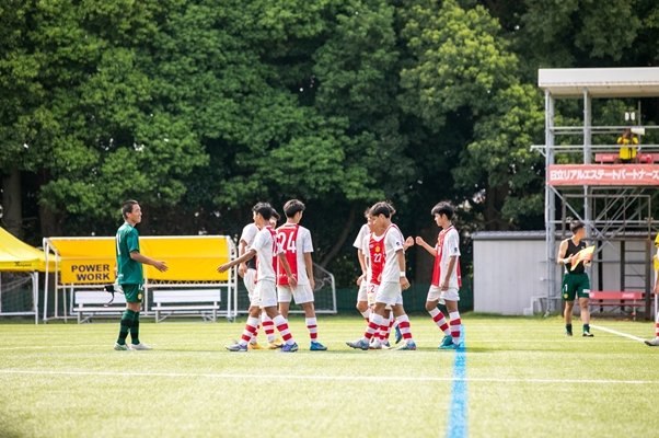 試合中にパラパラしろ 隠れた強豪サッカー部を支える速読脳トレの効果 識者に聞く 幸せな運動 のススメ ダイヤモンド オンライン 試合中にパラパラしろ 隠れた強豪サッカー部を支える速読脳トレの効果 識者に聞く 幸せな運動 のススメ ダイヤモンド オンライン