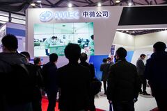 中国AMEC創業者、米中半導体戦争で板挟み