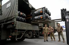 米、ウクライナへ情報共有拡大　大型兵器提供も