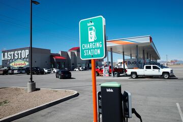 米EV充電関連株、背を向ける投資家