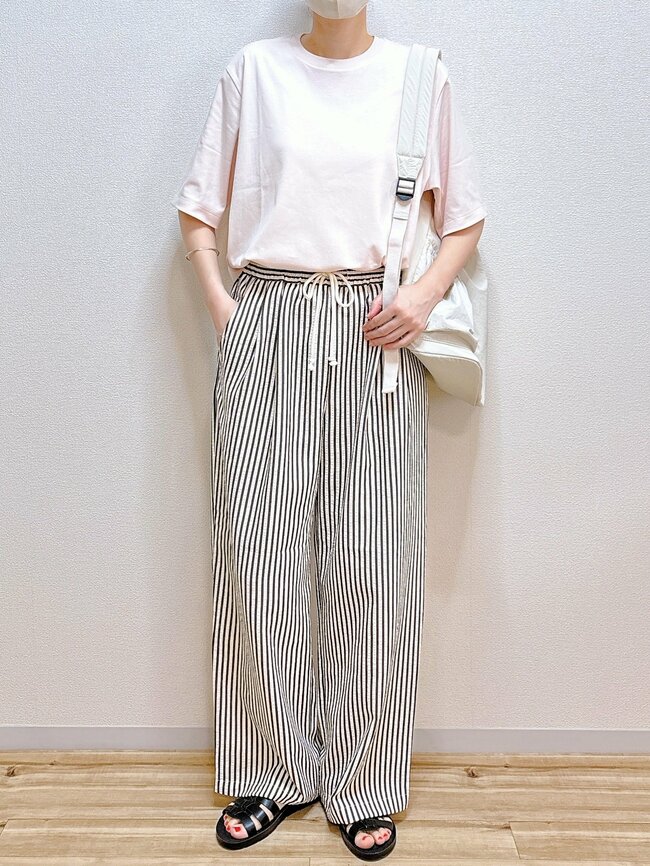 「色違いで何着も持ってます」「華奢に見える」無印良品の“ひんやりトップス”が家でも外でも着ていたくなる!「夏に大活躍する予感」
