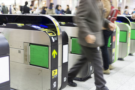 五輪で予想される鉄道大混雑をIT技術で緩和できるか?