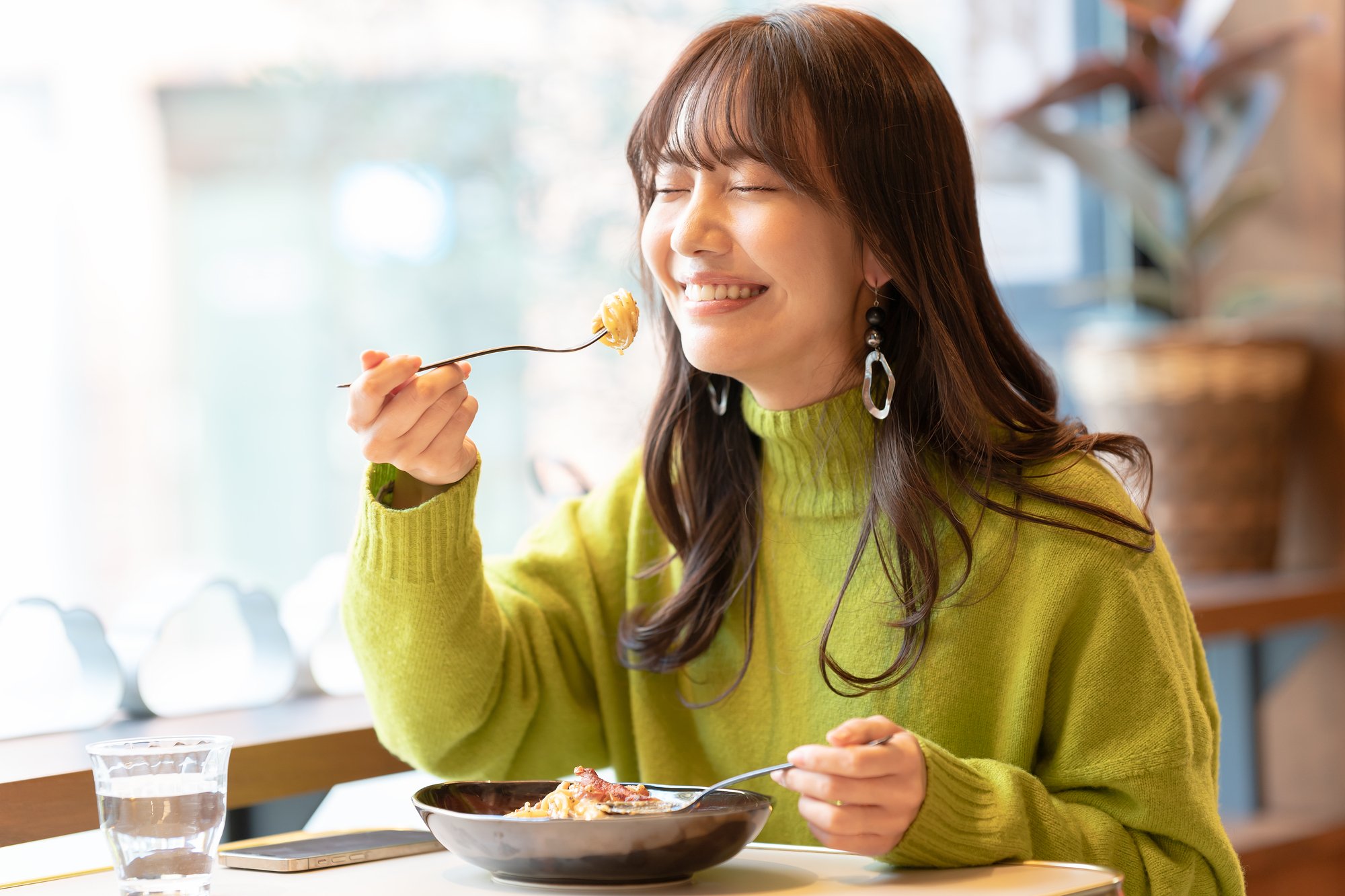 新型コロナの嗅覚・味覚障害から完全に回復するのに、何年かかる?