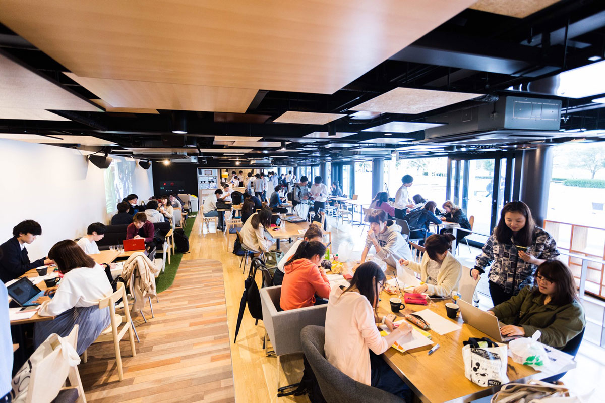 有名大近辺に続々出店「大学生は無料」カフェが儲かる仕組み