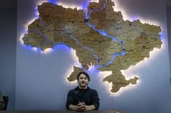 ウクライナ軍用品、クラウドソーシングで補給