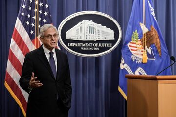 トランプ邸捜索、沈黙守るバイデン氏
