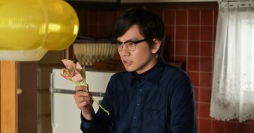 “某氏”が降りてきた朝、嵩が走り出す――昭和の“ダジャレ”から始まる創作の夜明け【あんぱん第113回】