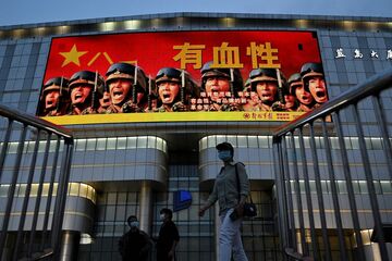 「戦狼外交」抑制探る中国、立ちはだかる愛国主義