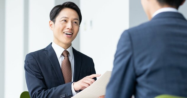 「打ち合わせで完全否定」→なぜか笑顔の上司…その理由が深すぎた