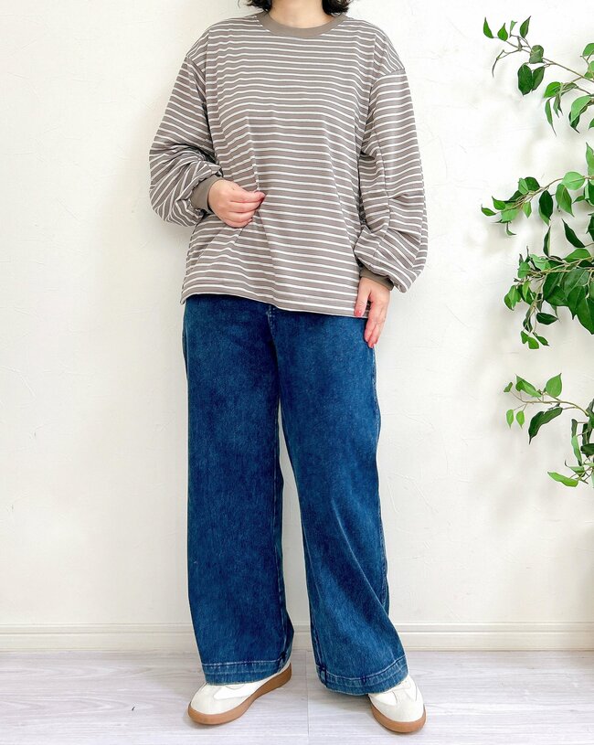 もう他のデニムに戻れない…！ワークマンの“びよ～んと伸びるワイドパンツ”が楽ちんすぎる！「3着買いました」「綺麗なシルエット」