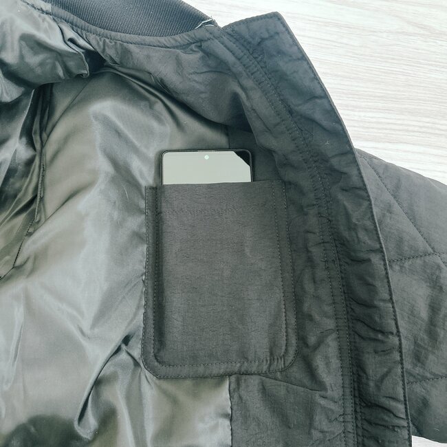 「えっ、魔法っすか」「すごい！」ワークマンの“天才的なアウター”丈の長さが変わるデザインに感動…！「長く使えそう」