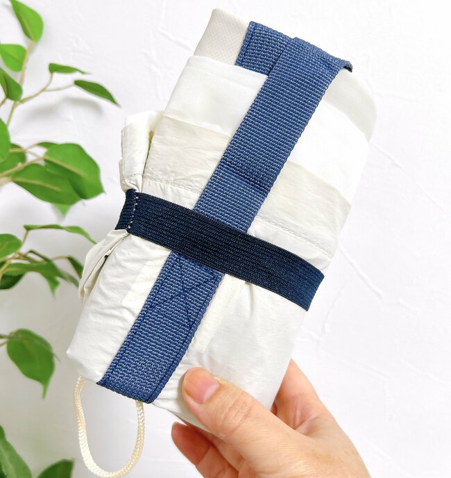 「セルフレジに最適」ガバっと開いて使いやすい!3COINSの“大容量エコバッグ”カゴいっぱいの商品がまるっと入った!「楽に詰めることができて良い」「とても重宝しています」