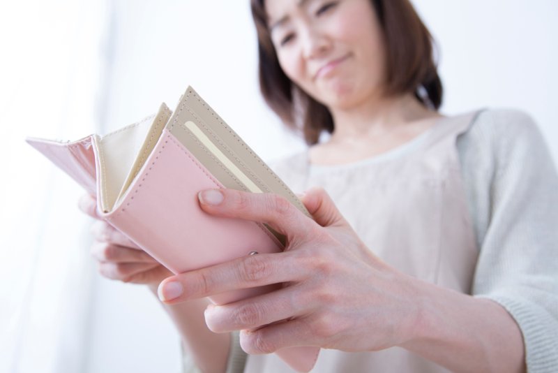 【神様】は見ている。運がいい人、お金持ちの人は使わない、金運の神様に嫌われる財布ベスト3