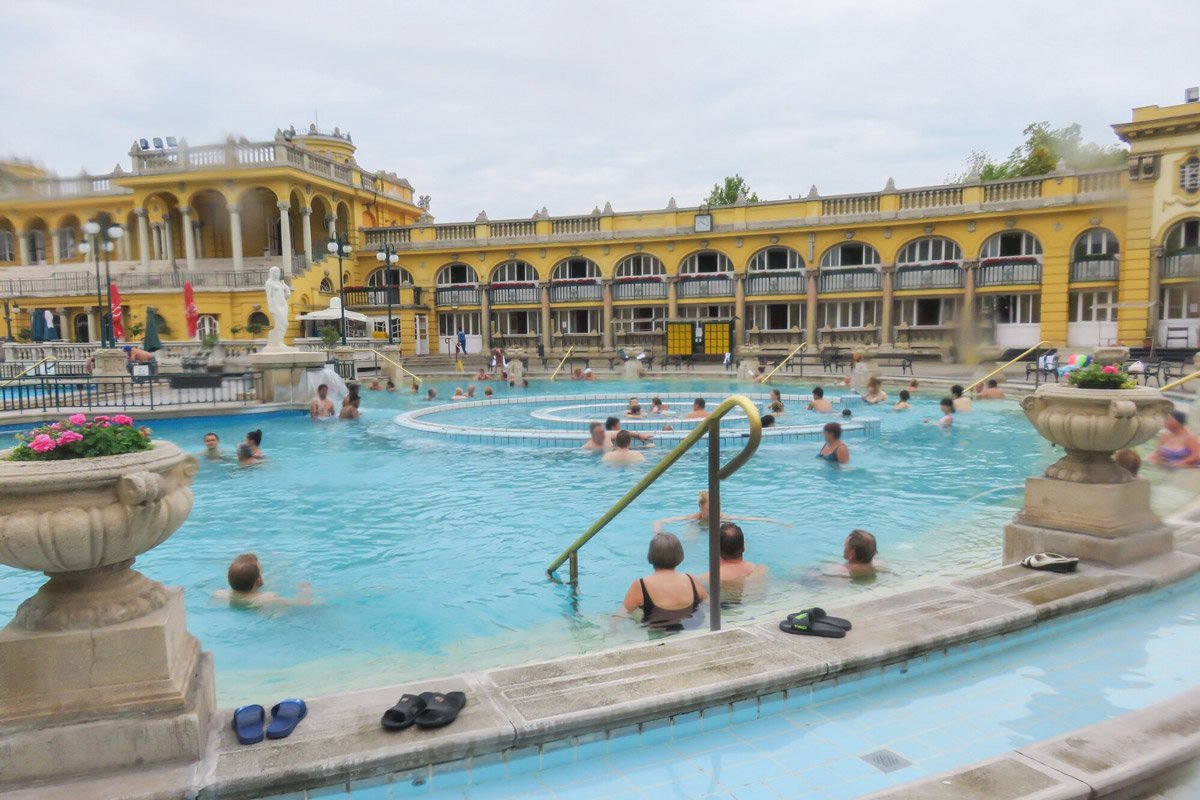 ハンガリー・ブダペストのセーチェニ温泉