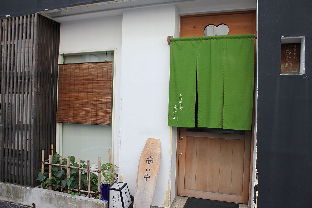 浅草「おざわ」――日本一の太打ちで締める蕎麦屋酒