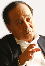本業はサービス・ソリューション富士通社長 野副州旦