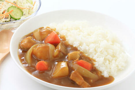 認知症になりにくい人が食べている「身近な食べ物」3選…カレー、ナッツとあと一つは？【多くの研究結果が裏付け】