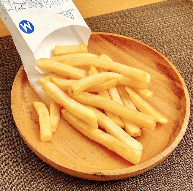 「30回くらい食べたい」モスバーガーの“やりすぎメニュー”厚みと重さがハンパない！「全部乗せ感大好き」「1番好きなメニュー」《実食レビュー》
