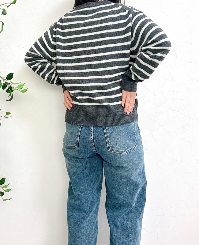 「着心地よすぎて色違いほしい」無印良品の“着痩せニット”着回しが止まりません！「この冬一番着ているセーター」「着膨れせずスッキリ着られる