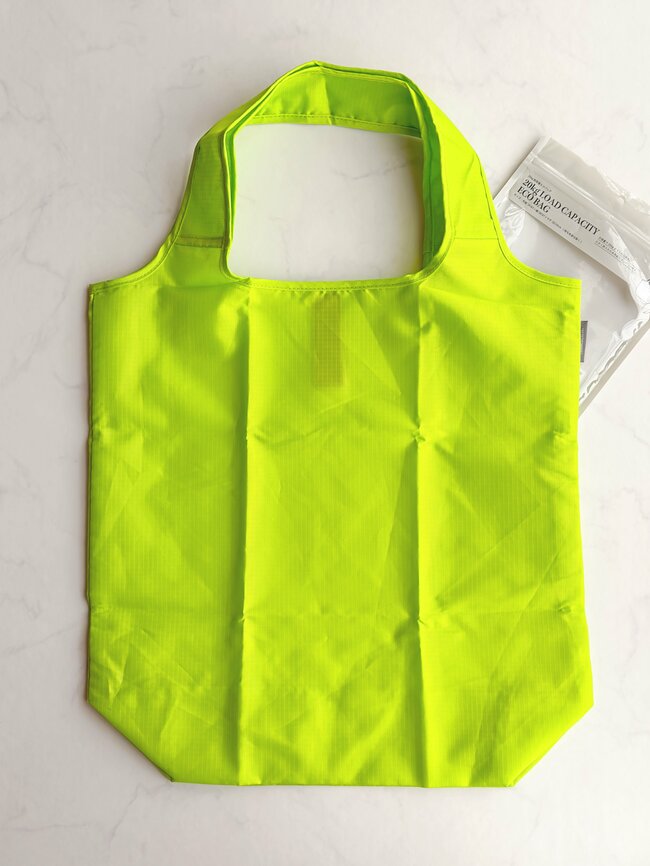 「耐荷重20kgってすごい!」3COINSの“大容量エコバッグ”が優秀すぎる!「調味料や重いものも安心」「買い物に大活躍です」