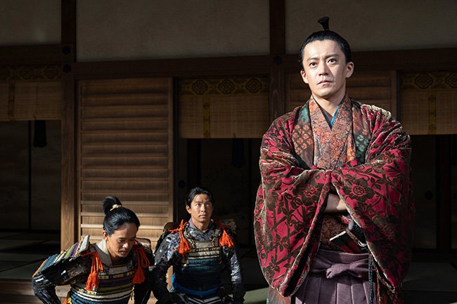 織田信長（右）の美濃攻略はあと何話続く？　（C）NHK