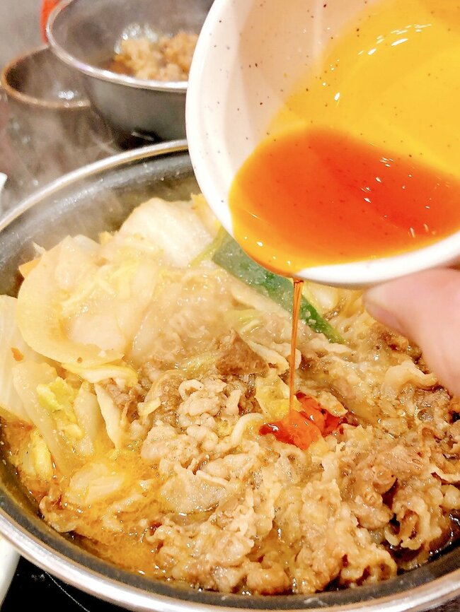 「おいしかった天才」すき家の“シビ辛ボリューム鍋”お肉も野菜もたっぷりで大満足！「本場の香りがするのがいい」「あちあちで辛くて美味しかった」