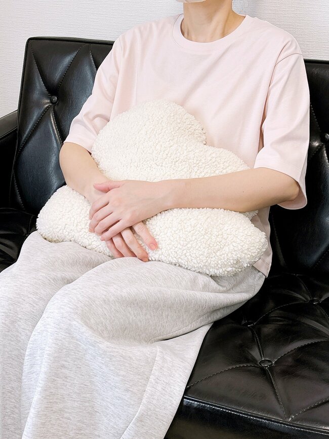 「色違いで何着も持ってます」「華奢に見える」無印良品の“ひんやりトップス”が家でも外でも着ていたくなる!「夏に大活躍する予感」