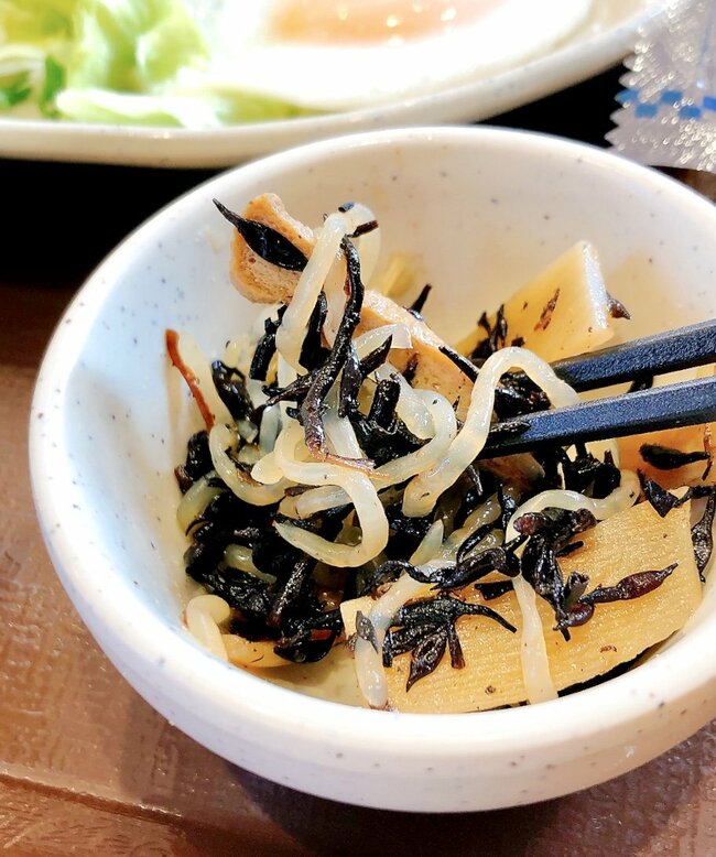 「コスパ最強ですよ」「やっぱりこれが一番好き」すき家の“570円モーニング”おかずたっぷりでボリューム満点!「こういうのでいいんですよ」