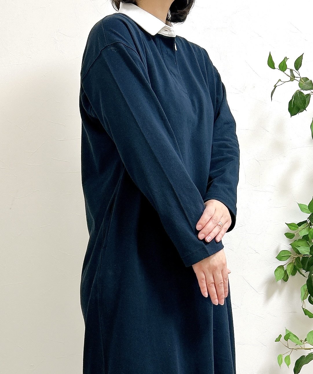 すぽんと着るだけで体型カバー！無印良品の“楽ちんワンピース”春までたっぷり着回せる！「体のラインを拾わない」「襟のワンポイントが可愛い」