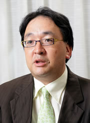 野村證券チーフエコノミスト　<br />木内登英氏特別インタビュー<br />「Ｗ字型回復の日本経済は年末から暗転。<br />リストラによるデフレ脱却が回復の鍵に」