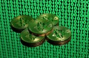 ビットコイン急騰、他の仮想通貨は置き去りに