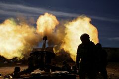ウクライナ東部に迫る戦車戦、大規模な衝突か