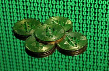 ビットコイン急騰、他の仮想通貨は置き去りに