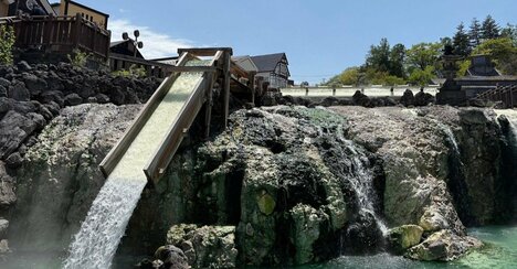 「廃墟に苦しむ鬼怒川」と「若者でにぎわう草津」温泉街の明暗を分けた決定的な違い