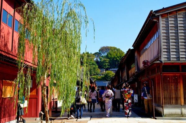 金沢市民なら誰もが踊れる 全国的に有名な ある歌 とは 知ったら住みたくなるケンミン性 ダイヤモンド オンライン