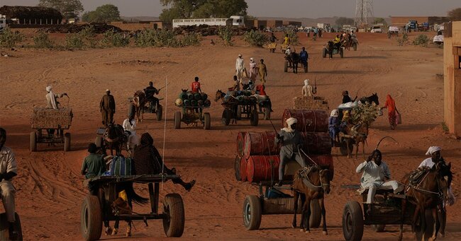 スーダン内戦、チョコやガムが資金源に