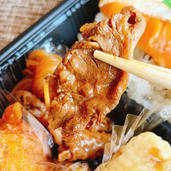 「おかず豊富すぎてご飯たらない」ほっともっとの“てんこ盛り弁当”大人のお子様ランチみたいで豪華！「ガチご馳走」「オールスター感がある」