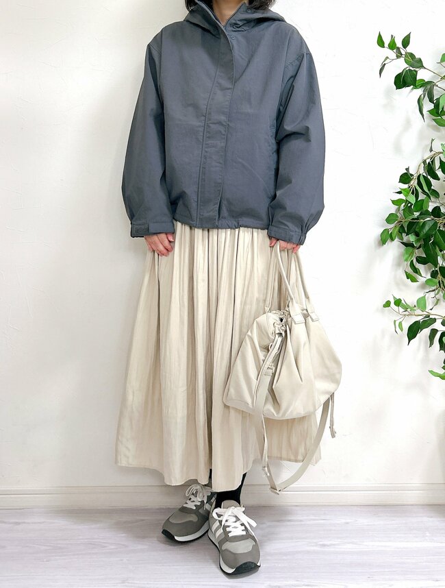 無印良品で“理想すぎる春アウター”見つけた…！UVカット付きで、ふんわり丸みのあるシルエットが可愛い！「スタイル良く見えます」「旅行にピッタリ」