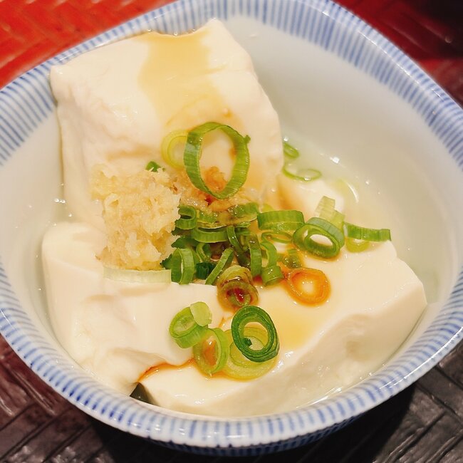 「まじウマッ」「ご飯が進みまくり」大戸屋の“わんぱく定食”ガッツリ感がたまらない!「なかなかパンチが効いてます」《実食レビュー》