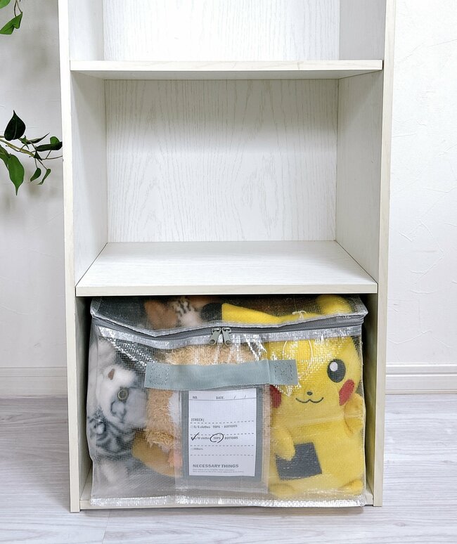 冬物ニットが6枚入った…！3COINSの“おしゃれ大容量ボックス”衣替えにめっちゃ使える！「今まで何十個も購入しています」「クローゼットの棚にピッタリ」