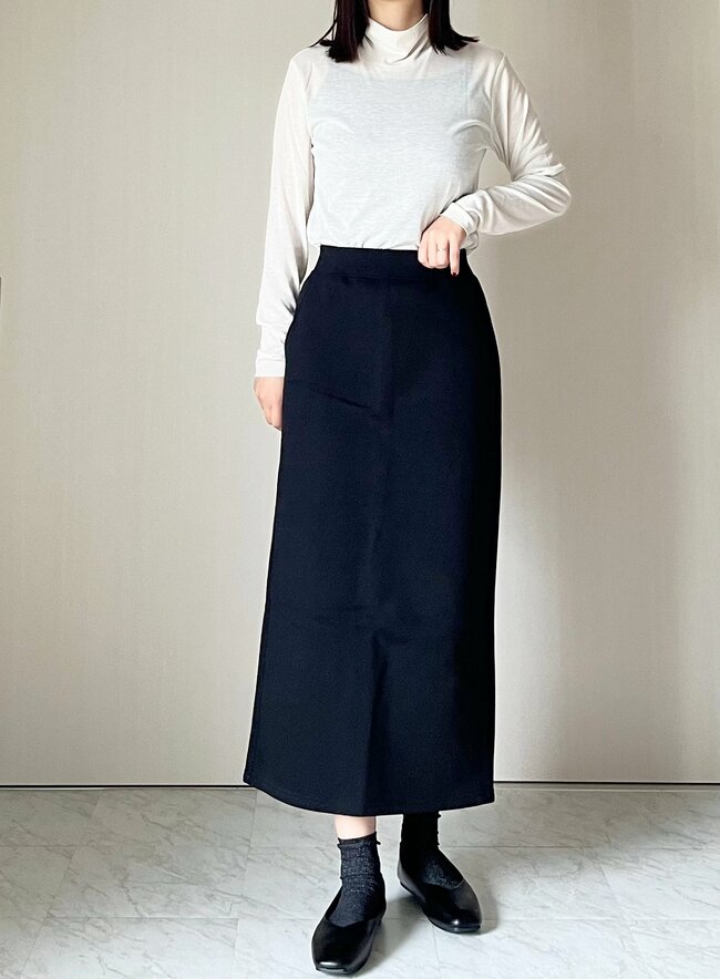 「色違いで買い足しました」GUの“ぽかぽかスカート”きれいめコーデにも使えて優秀です！「冬にはきたい暖かいスカート」「下にタイツを履くと寒さ知らずです」