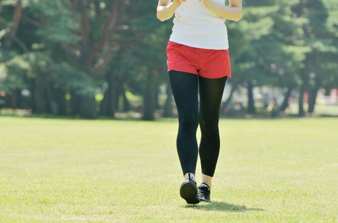 【医者が教える】60年超のデータでわかった…病気になりにくい人の「歩数」はどれくらい? その正体