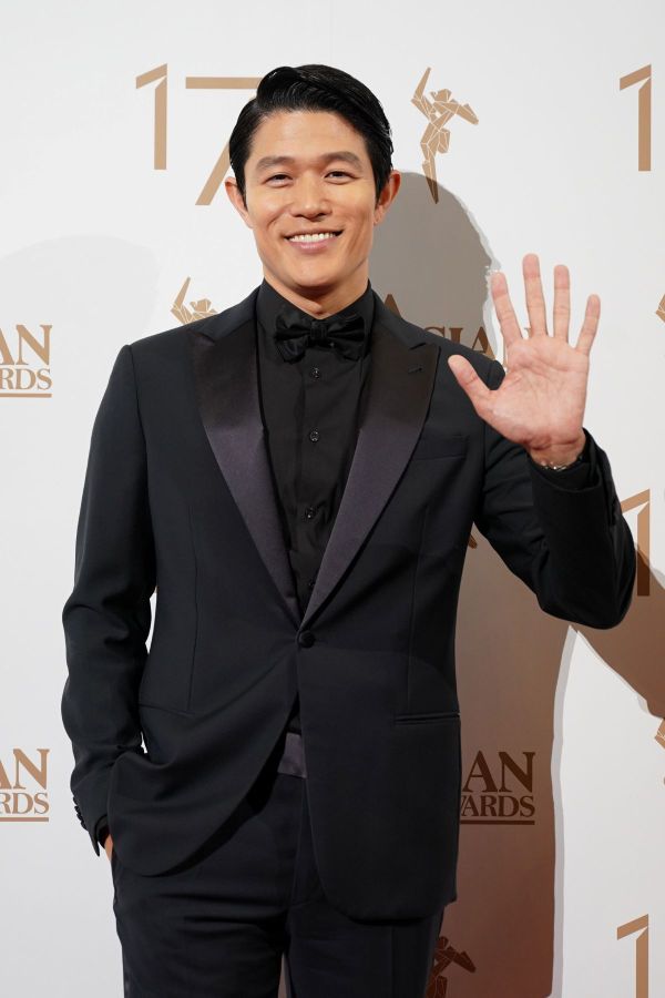 鈴木亮平の英語がうますぎる…中学英語でもマネできる〈ネイティブっぽい話し方〉