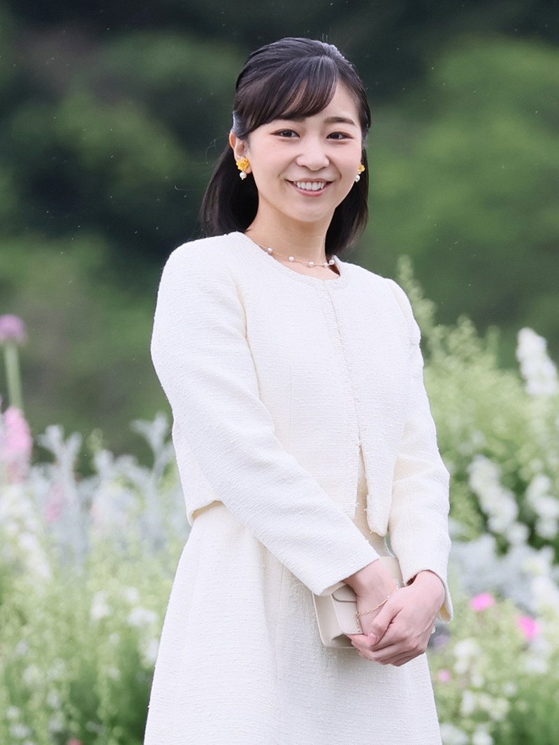 全国都市緑化仙台フェアの会場を視察される秋篠宮家の次女佳子さま=24日午前、仙台市青葉区