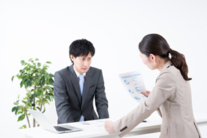 契約社員から正社員になった途端、トンデモ化する人の特徴